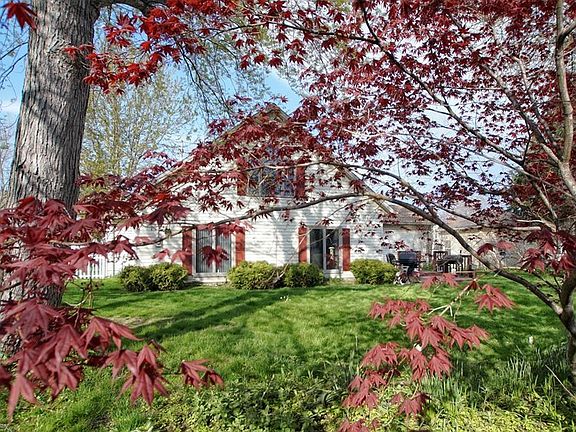 2nd image of 98 Forest Dr