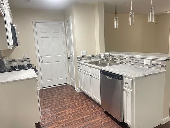 1510 Robin St UNIT C, Houston, TX 77019 | Zillow