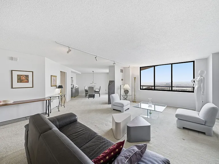 2103 Harmon Cove Tower #2103 — Photo 7