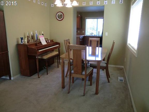 5th image of 11016 NE 47th St