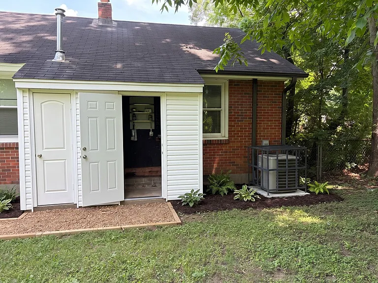3293 Ashland St — Photo 3