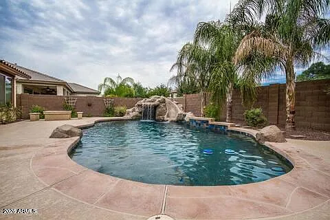 4112 E Saraband Way