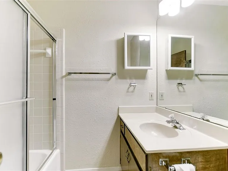 4502 Smooth Oak Dr #B — Photo 6