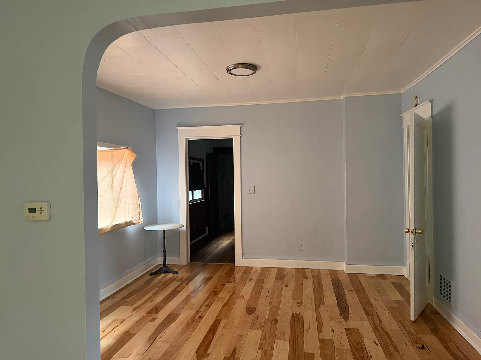 6 bed, 2100 sqft, $1,800 — Photo 4