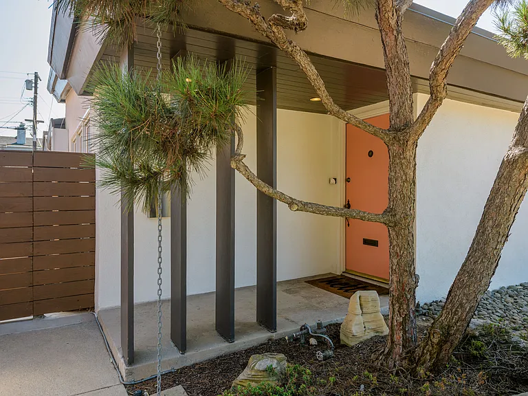1856 Hi Point St — Photo 3