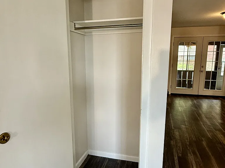 230 W Madison St #3 — Photo 14