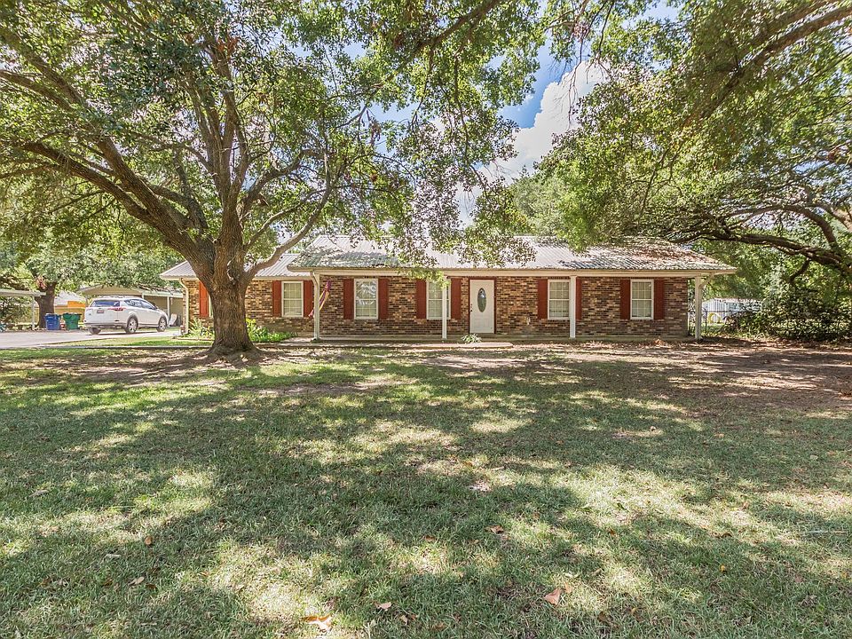 1st image of 220 Ledoux Dr