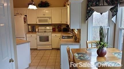 Clean roomy and modern kitchen