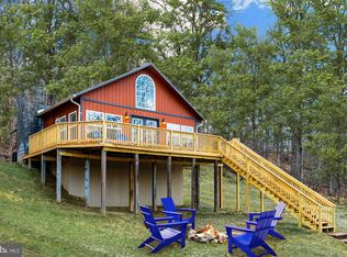 221 Dewdrop Ln, Hedgesville, WV 25427