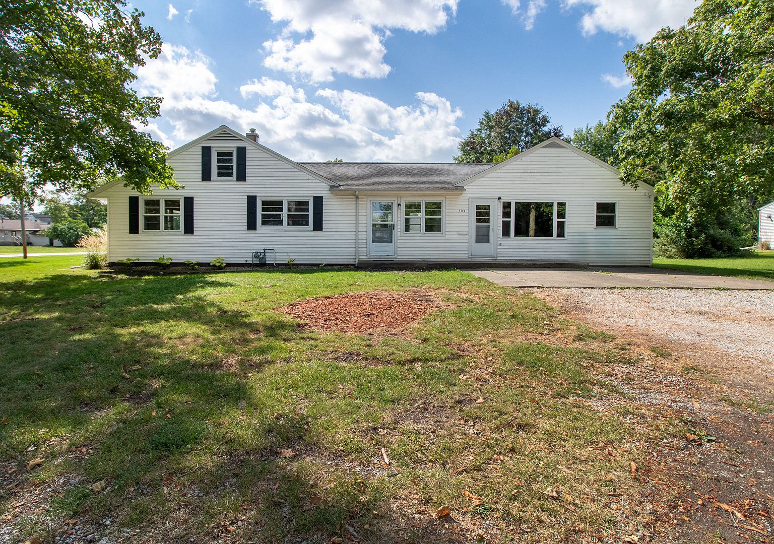 304 N Oak St, Lexington, IL 61753 Zillow