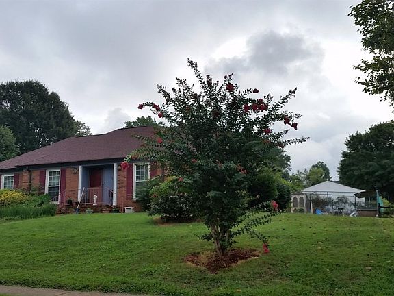 3rd image of 5965 Farm Pond Ln