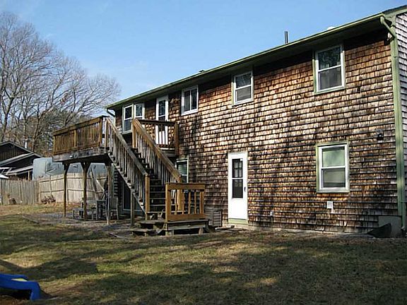 3rd image of 134 Stillwater Dr