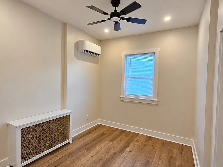 2525 E Madison St — Photo 19