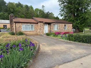 67 Hatchett St, Murphy, NC 28906