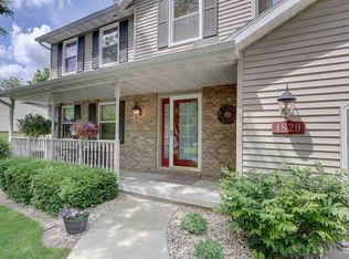 1820 Buckingham Rd, Stoughton, WI 53589