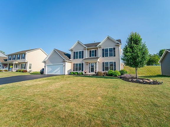 4th image of 7 Long Point Ln