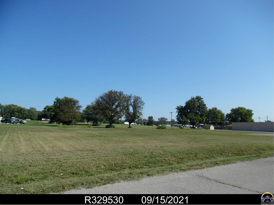 1st image of 104 NW Elm Row Ave