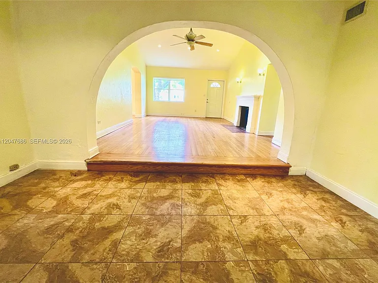 410 Pinecrest Dr — Photo 17