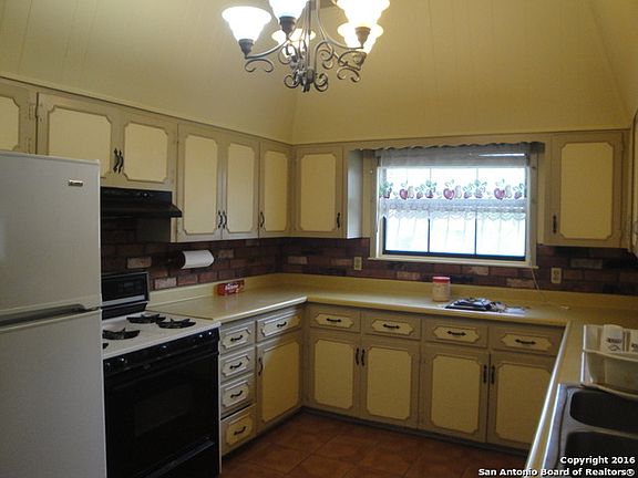 5th image of 4927 Hemphill Dr