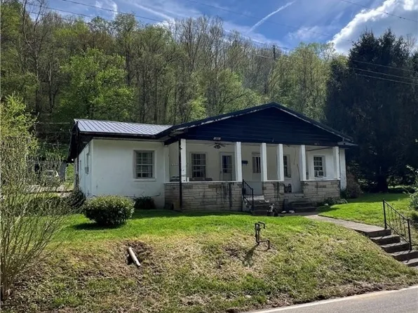 1851 Sugar Creek Dr, Charleston, WV 25387