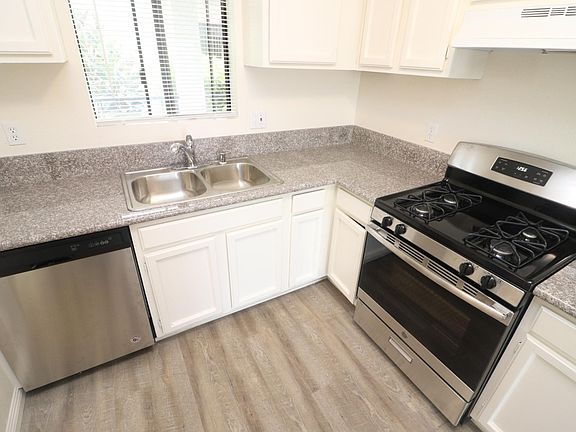 3rd image of 1212 Gladys Ave APT 204