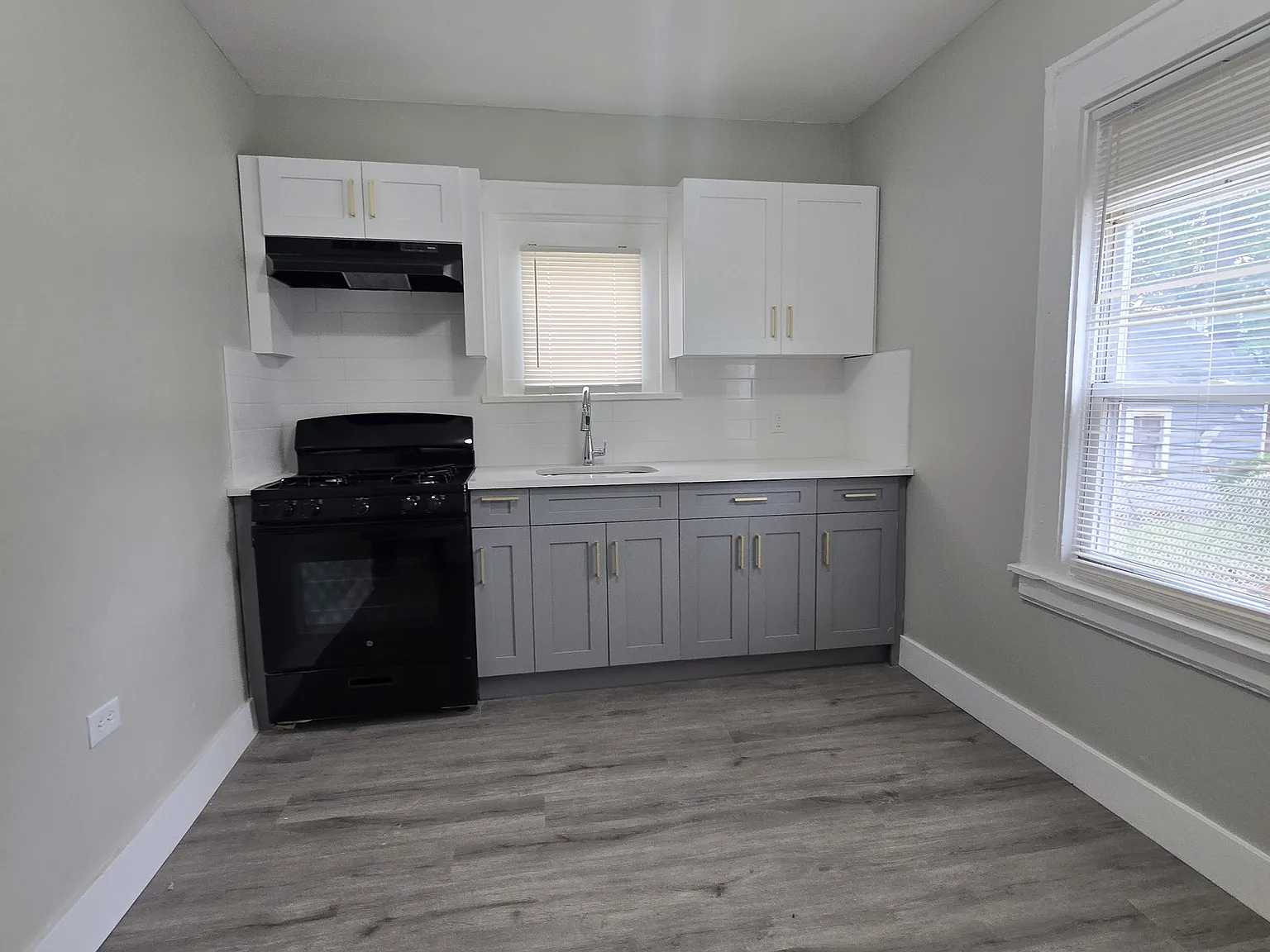 4 bed, $2,750 — Photo 1