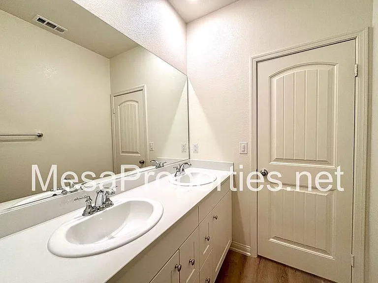 12594 Ava Loma St — Photo 17