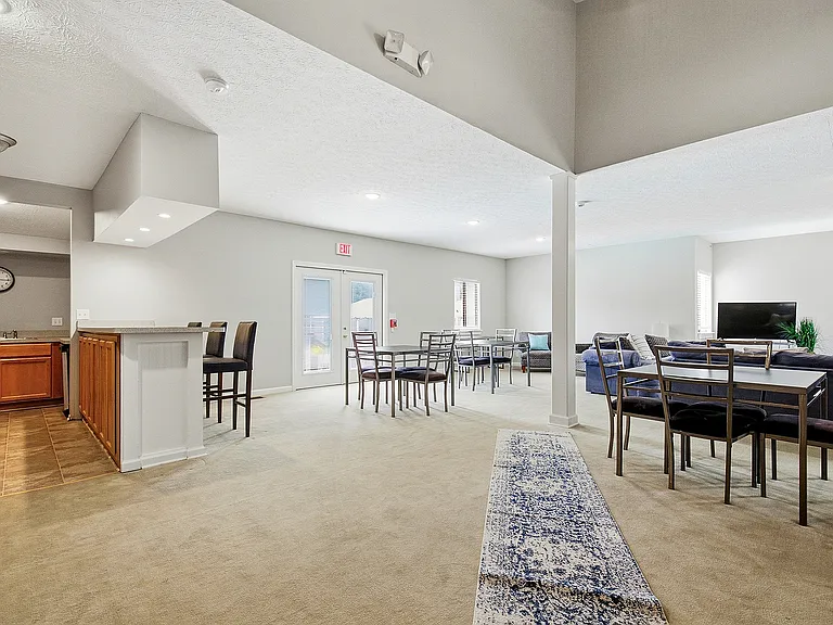 Leasing Office