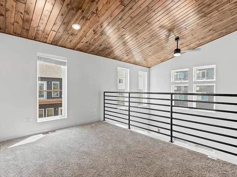 Split Creek Commons — Photo 17