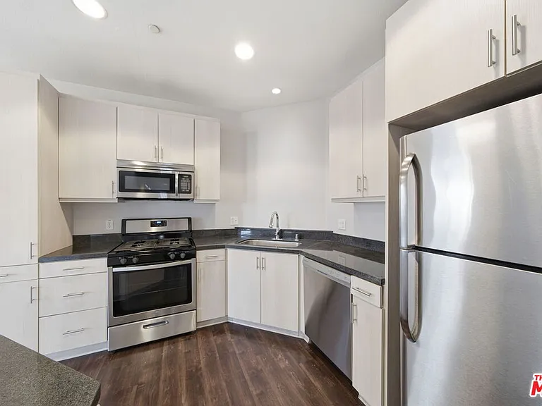 1408 W Washington Blvd #303 — Photo 11