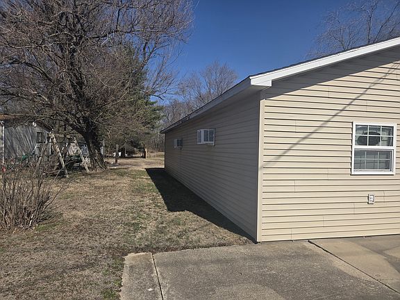 2nd image of 502 Old Brickyard Rd