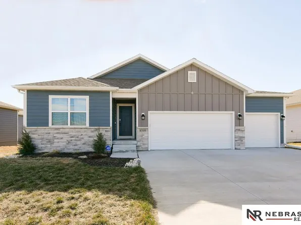 4569 Lawnwood Rd, Bellevue, NE 68133