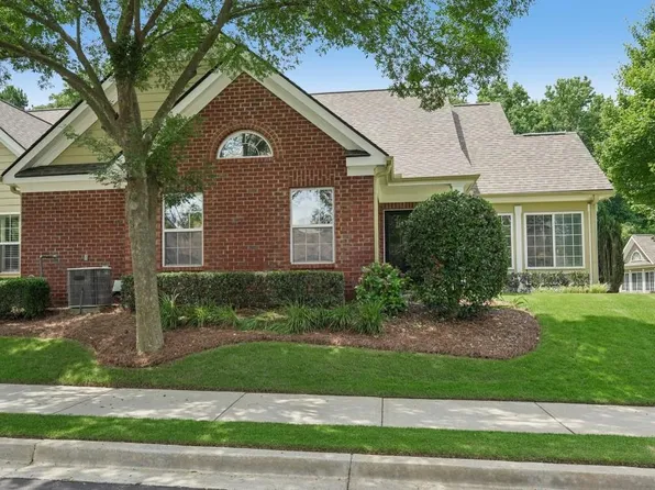 2102 Sweet Apple Cir, Alpharetta, GA 30004