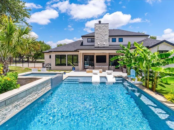 9600 Stratus Dr, Dripping Springs, TX 78620