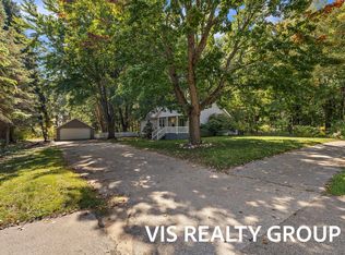 18046 Hickory St, Spring Lake, MI 49456