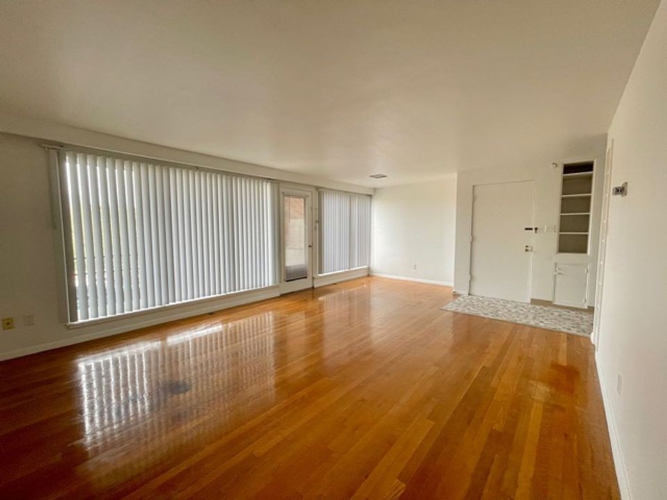 1st image of 249-255 Broadway Plz #245