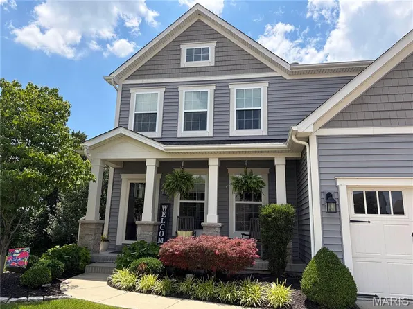 27 Country Pines Ct, Lake Saint Louis, MO 63367
