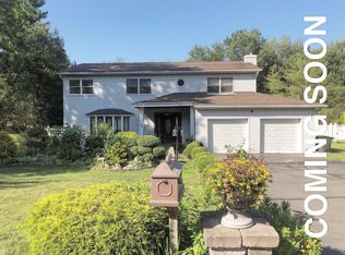 154 Pine Tree Ln, Tappan, NY 10983