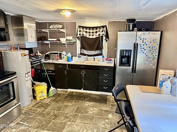 3rd image of 2101 Lawson Ave
