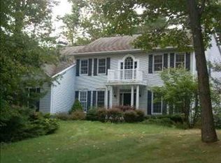 4 Bluestone Rdg, Halfmoon, NY 12065