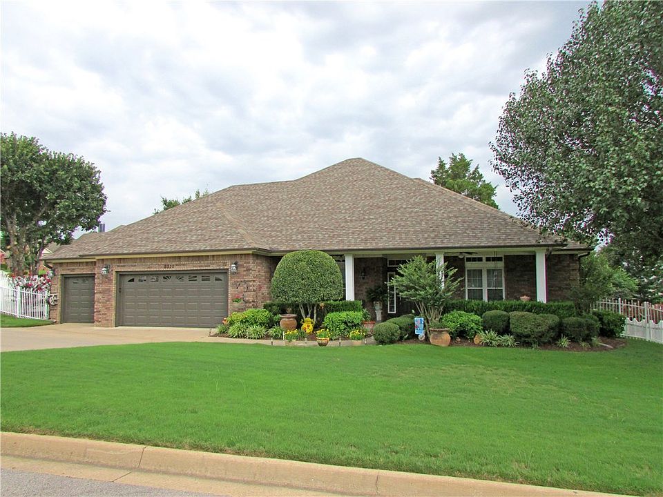 1st image of 2320 Parkway Ln