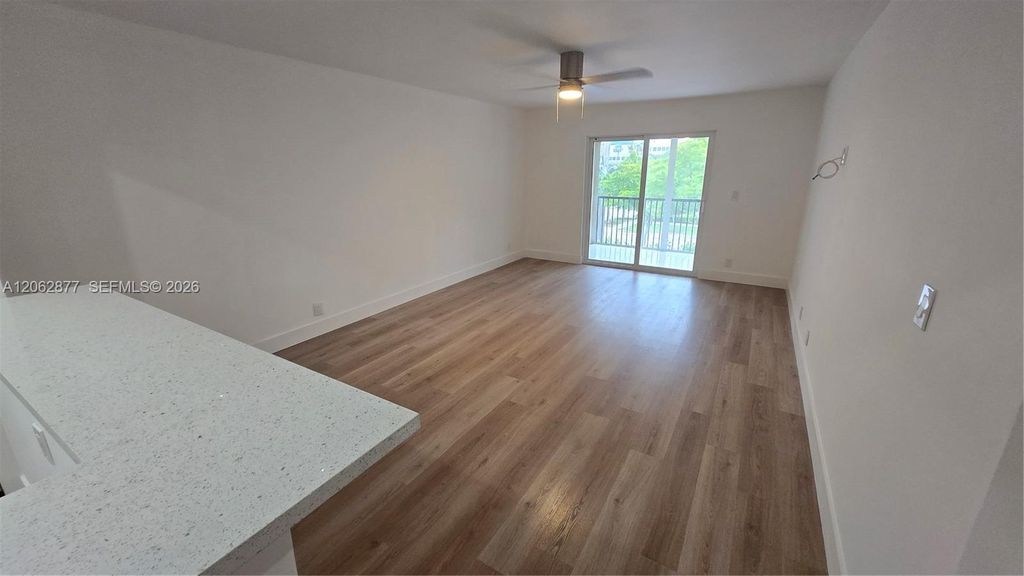 251 S Cypress Rd APT 135, photo 4