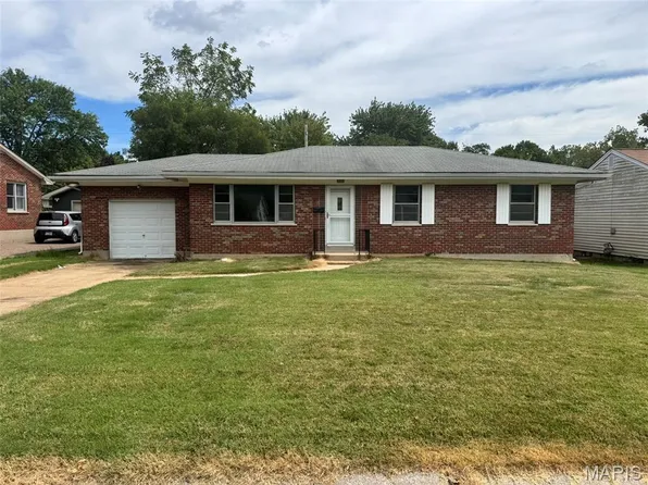 15 Saint Anthony Ct, Saint Charles, MO 63301