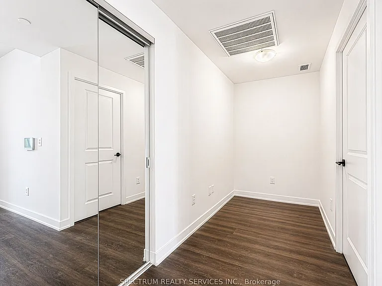 2075 Lakeshore Rd #1407 — Photo 3