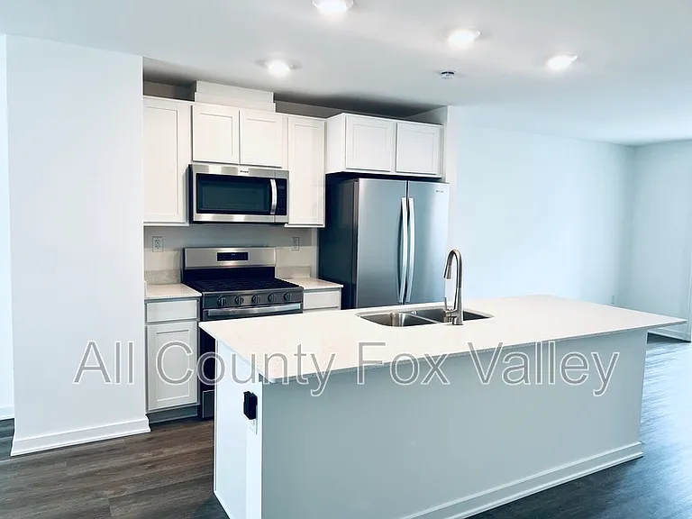 879 Briar Glen Ct — Photo 3