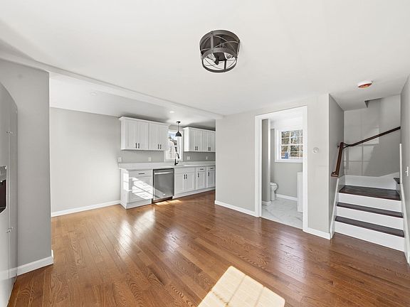 5th image of 11 Boylston St