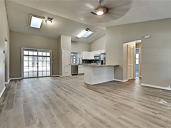3rd image of 1821 Morven Ct