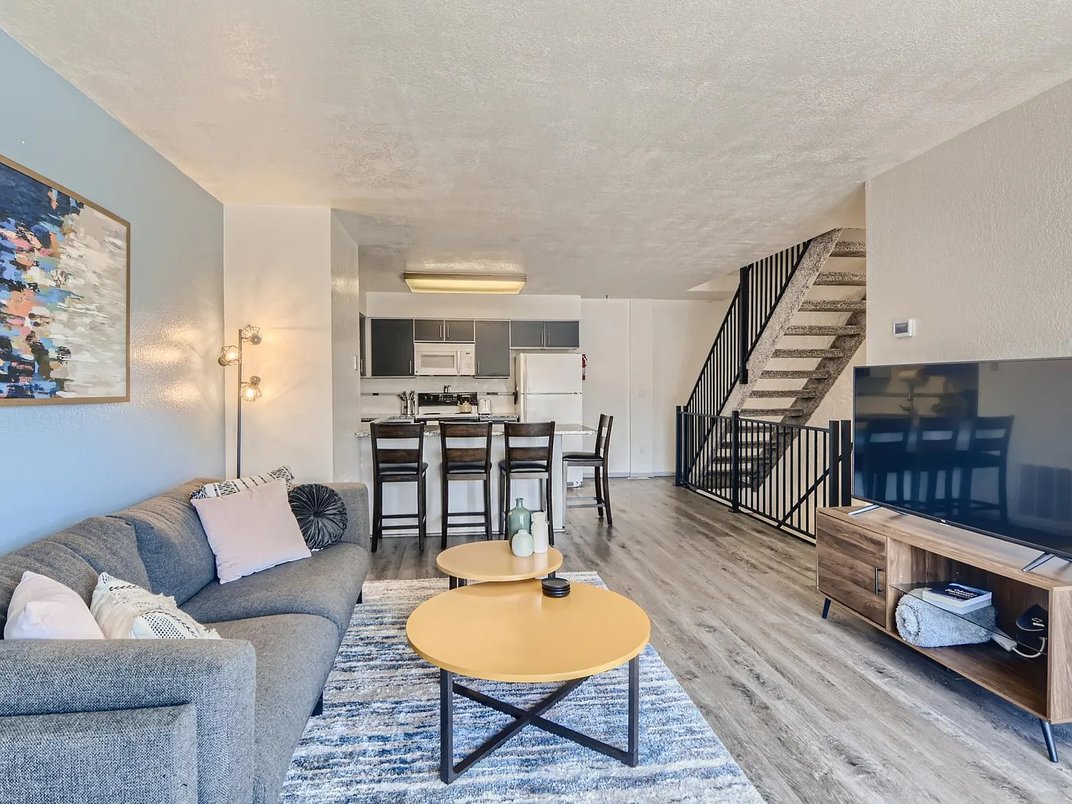 520 Superior St — Photo 3