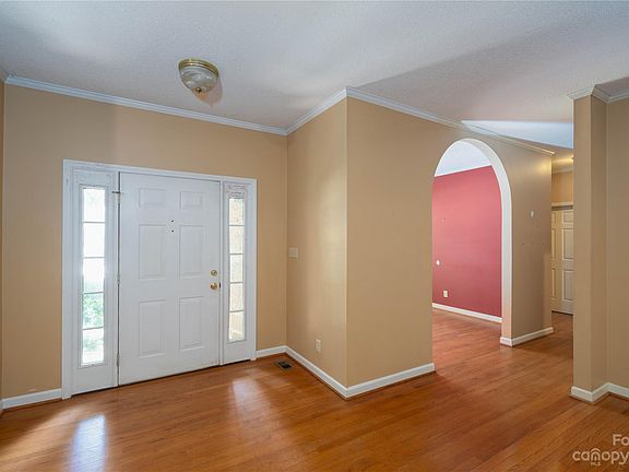 4th image of 103 Patricia Ct