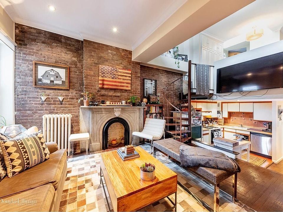 1st image of 455 W 43rd St APT 5C